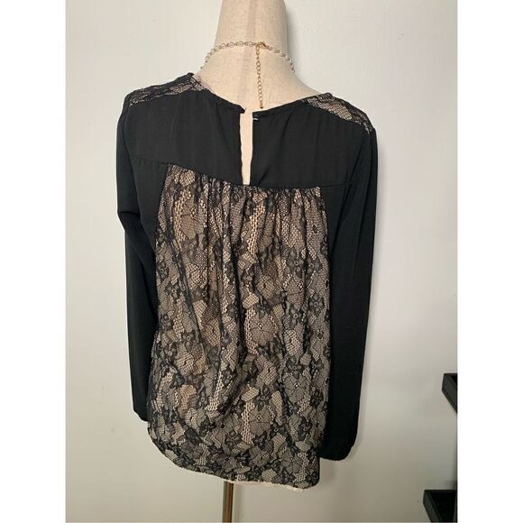 Forever, 21 Black and lace shirt blouse size xs - Picture 2 of 4